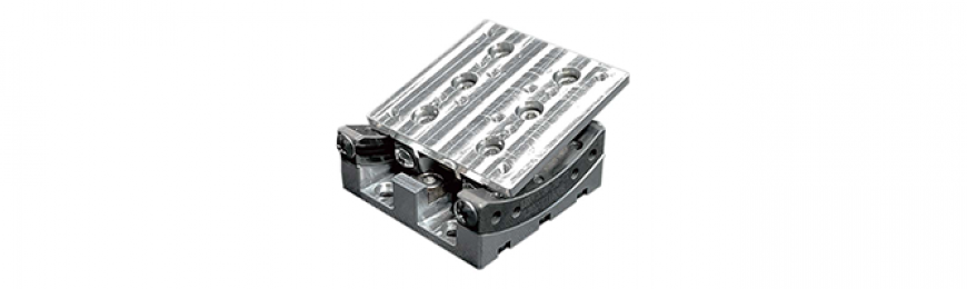 如何在纳米位移台中实现样品的旋转和倾斜